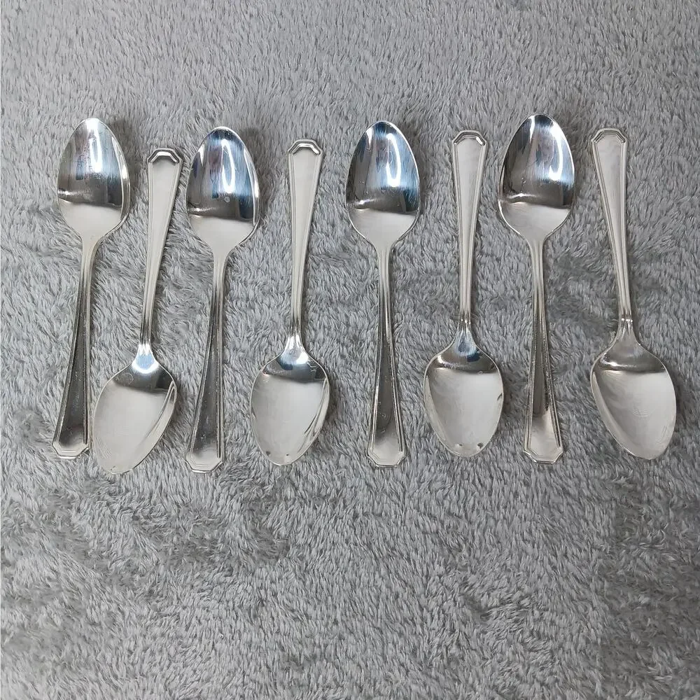 Set of 8 Oneida Silversmiths Silver Plate Clairhill-Fairhill Teaspoons